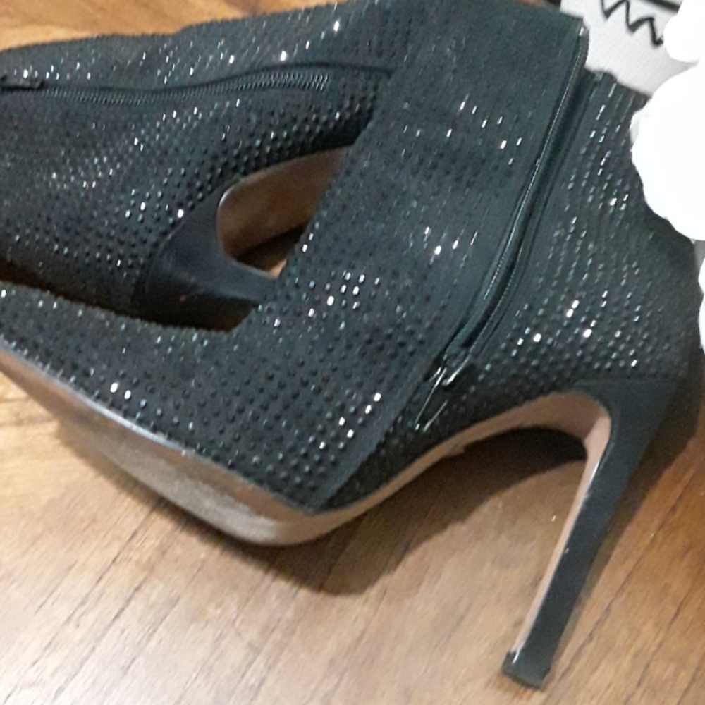 Woman's Boot - Picture 5 of 8
